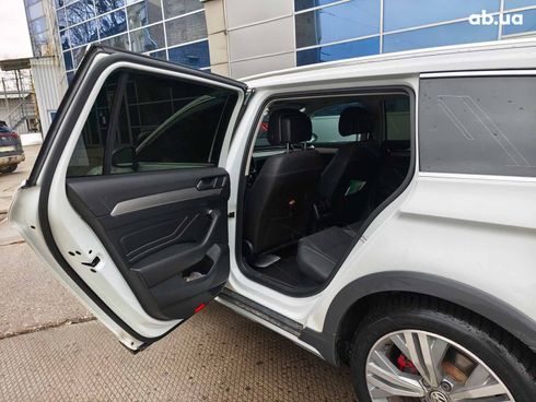 Volkswagen passat alltrack 2020 белый - фото 16