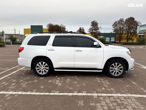 Toyota Sequoia 2011 белый - фото 12