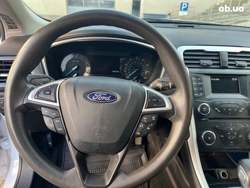 Ford Fusion 2015 белый - фото 38