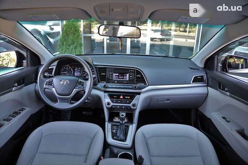 Hyundai Elantra 2017 - фото 10