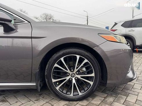 Toyota Camry 2020 - фото 6