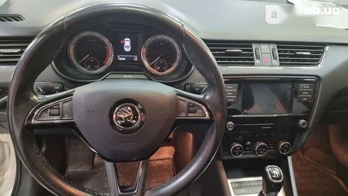 Skoda Octavia 2019 - фото 11