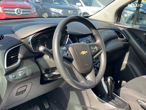 Chevrolet Trax 2018 черный - фото 42