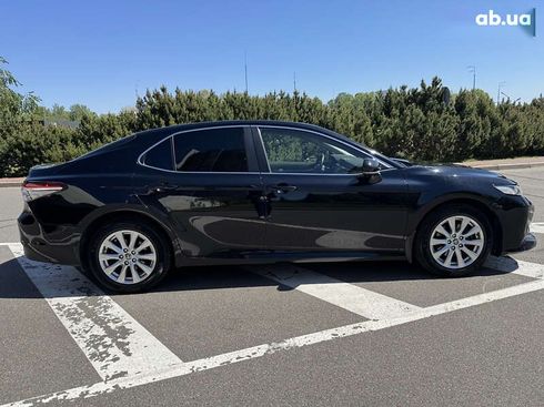 Toyota Camry 2020 - фото 5