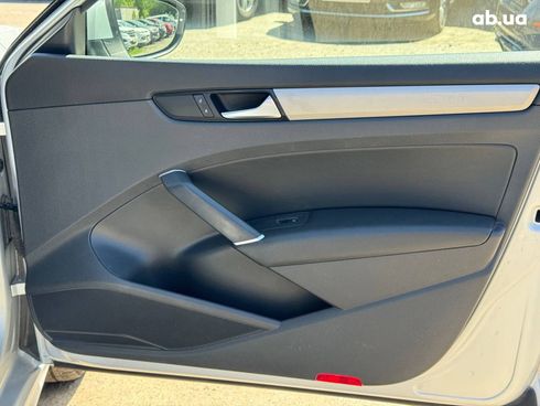 Volkswagen Passat 2021 серый - фото 14