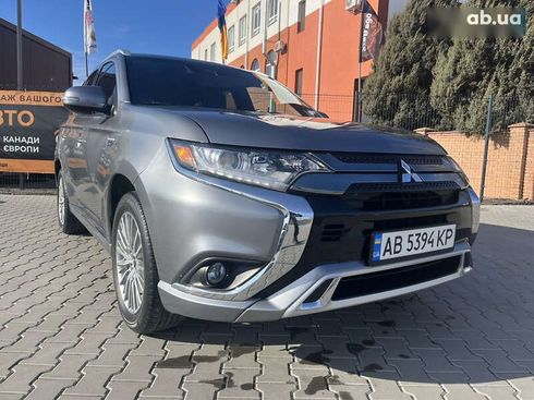 Mitsubishi Outlander 2020 - фото 9