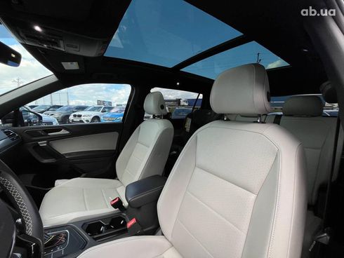 Volkswagen Tiguan 2020 черный - фото 19