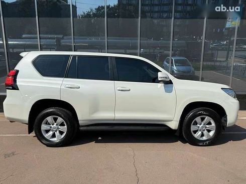 Toyota Land Cruiser Prado 2019 - фото 4