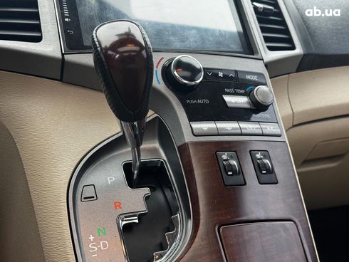 Toyota Venza 2012 белый - фото 20