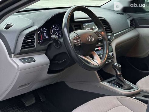 Hyundai Elantra 2019 - фото 17