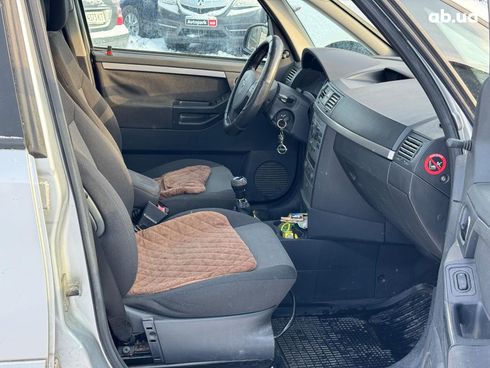 Opel Meriva 2005 серый - фото 23