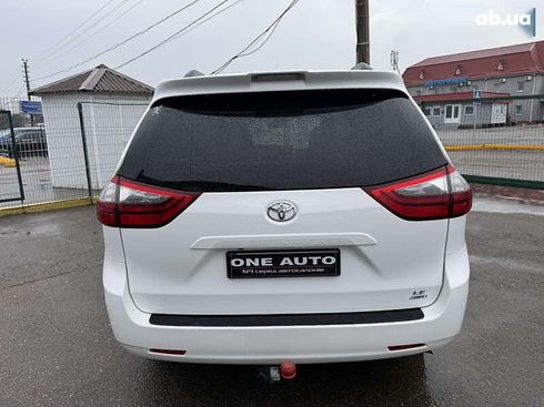 Toyota Sienna 2019 - фото 7