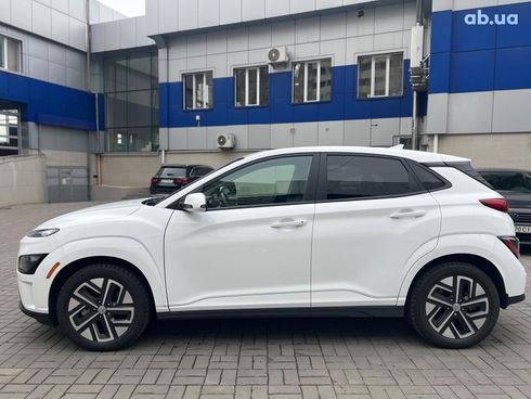 Hyundai Kona 2022 белый - фото 11