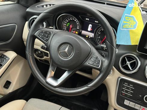 Mercedes-Benz GLA-Класс 2017 бежевый - фото 19