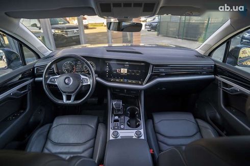 Volkswagen Touareg 2019 - фото 19