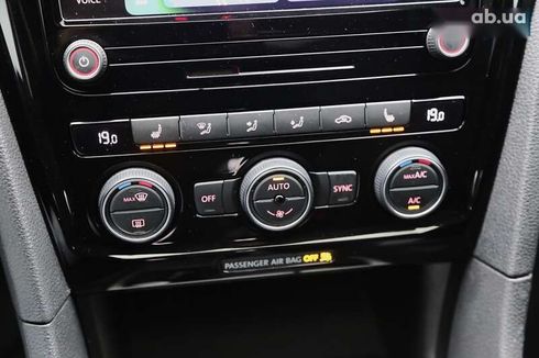 Volkswagen Passat 2021 - фото 20