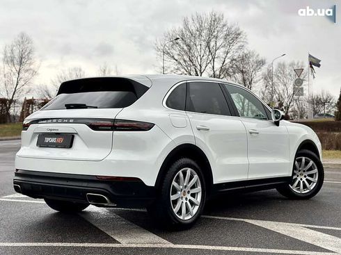 Porsche Cayenne 2017 - фото 17