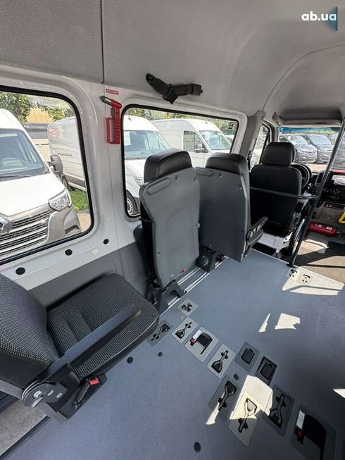 Volkswagen Crafter 2012 - фото 16