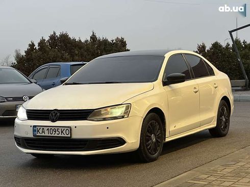 Volkswagen Jetta 2012 - фото 3