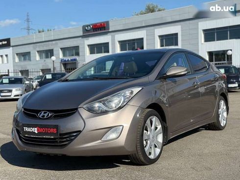 Hyundai Elantra 2012 - фото 7