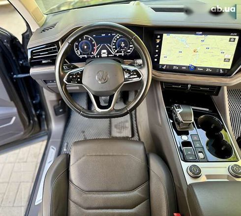 Volkswagen Touareg 2020 - фото 29