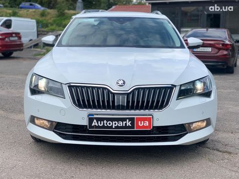 Skoda Superb 2017 белый - фото 2
