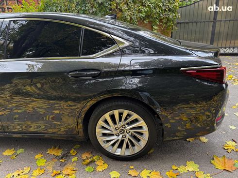 Lexus ES 2021 черный - фото 11