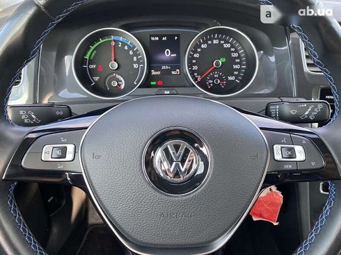 Volkswagen e-Golf 2020 - фото 22