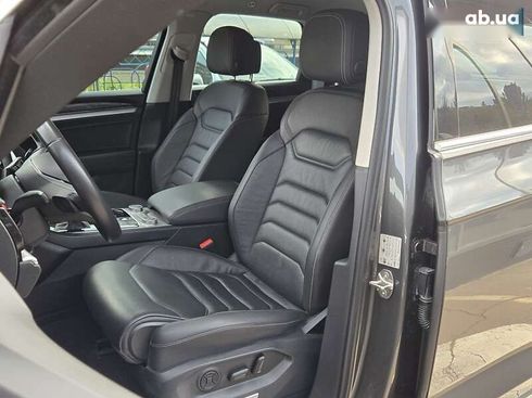 Volkswagen Touareg 2022 - фото 9