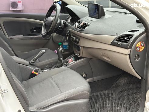 Renault Megane 2011 белый - фото 20