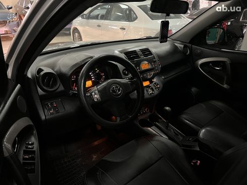 Toyota RAV4 2006 серебристый - фото 5