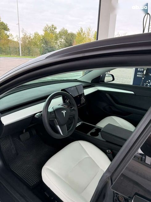 Tesla Model 3 2021 - фото 17