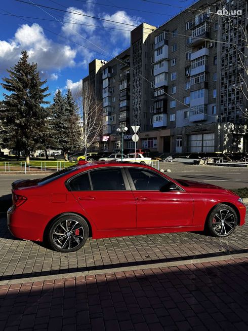BMW 3 серия 2013 красный - фото 2