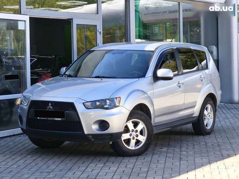 Mitsubishi Outlander 2010 - фото 3