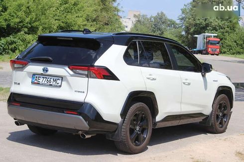 Toyota RAV4 2019 - фото 11