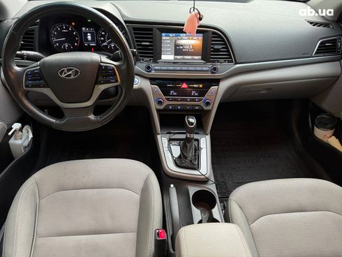 Hyundai Elantra 2016 синий - фото 20