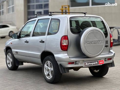 Chevrolet Niva 2007 серый - фото 7