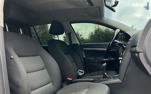 Skoda Octavia 2011 - фото 9