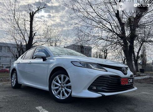 Toyota Camry 2019 - фото 18