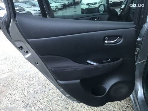 Nissan Leaf 2015 серый - фото 8