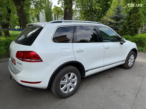 Volkswagen Touareg 2014 белый - фото 5