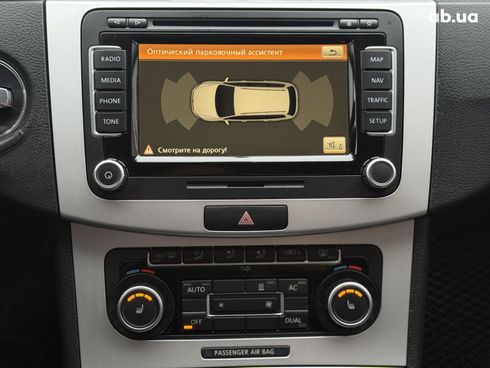 Volkswagen Passat 2011 белый - фото 12