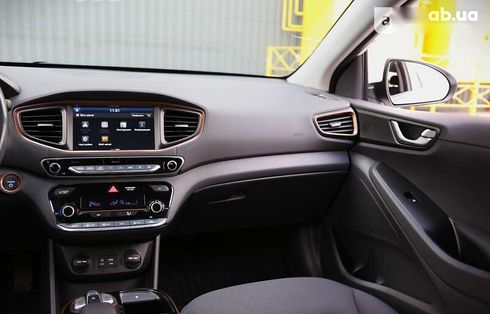 Hyundai Ioniq 2017 - фото 15