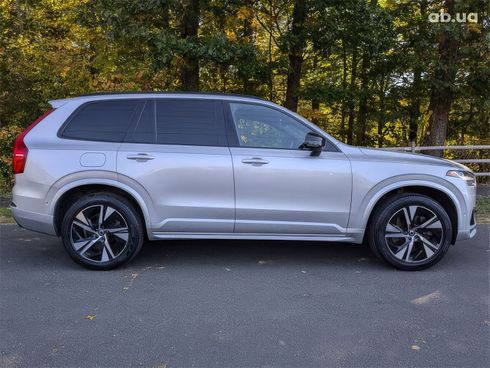 Volvo XC90 2022 серебристый - фото 4