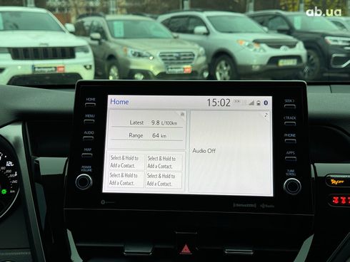 Toyota Camry 2022 серый - фото 30