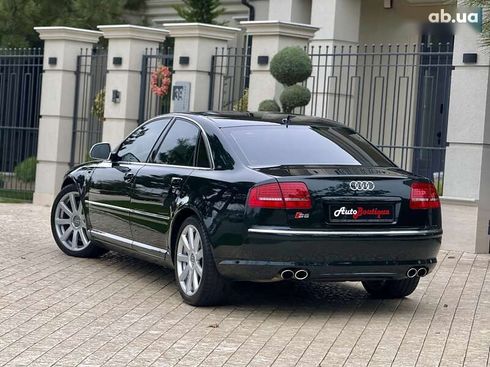 Audi S8 2010 - фото 13