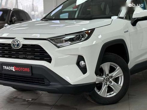 Toyota RAV4 2019 - фото 12