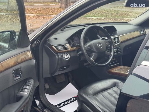 Mercedes-Benz E-Класс 2010 черный - фото 12