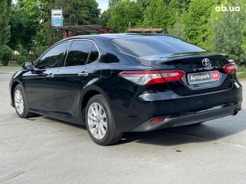 Toyota Camry 2017 черный - фото 14