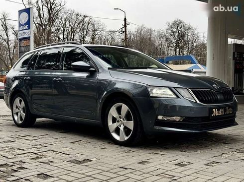 Skoda Octavia 2018 - фото 11